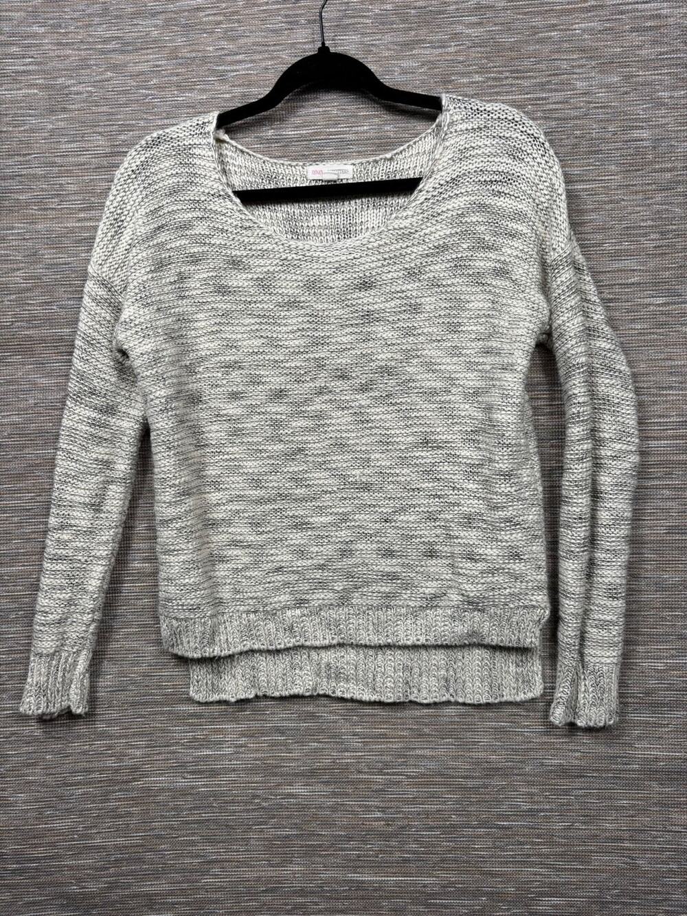 Zenana Knit Sweater Womens Size S Gray Long Sleeve Round Neck Super Soft